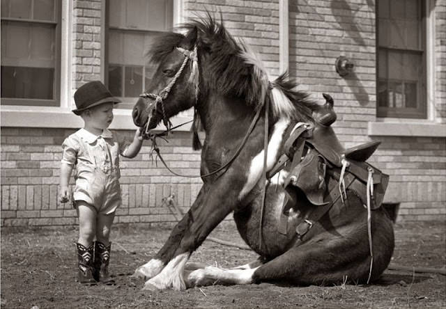 Adorable Vintage Photos of Children With their Beloved Pets