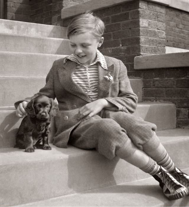 Adorable Vintage Photos of Children With their Beloved Pets