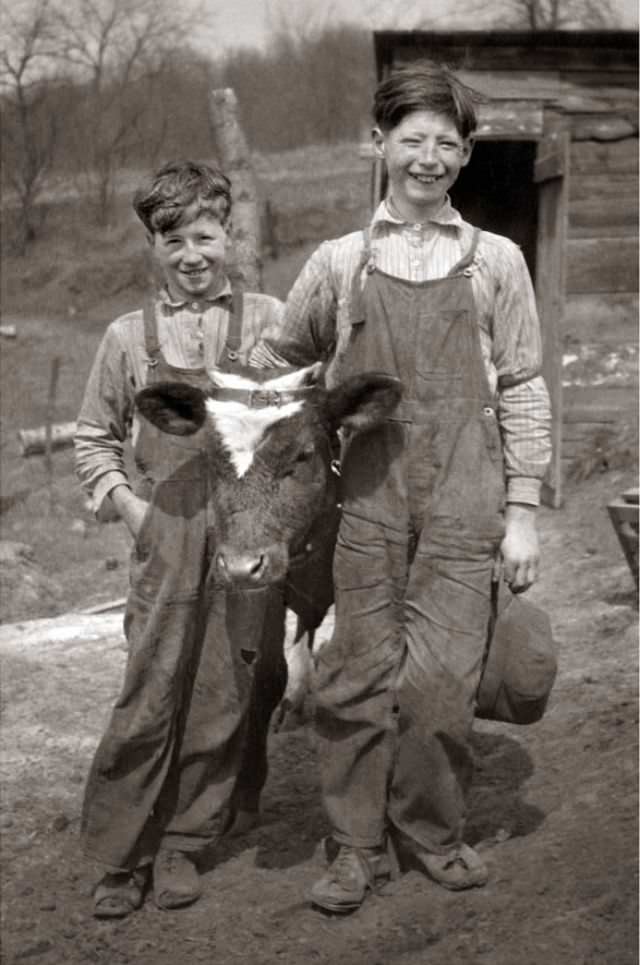 Adorable Vintage Photos of Children With their Beloved Pets