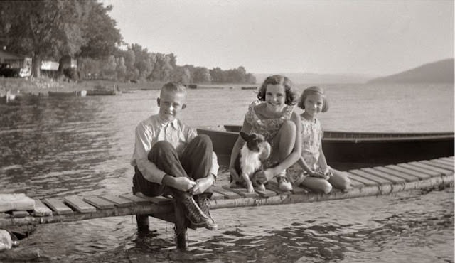Adorable Vintage Photos of Children With their Beloved Pets