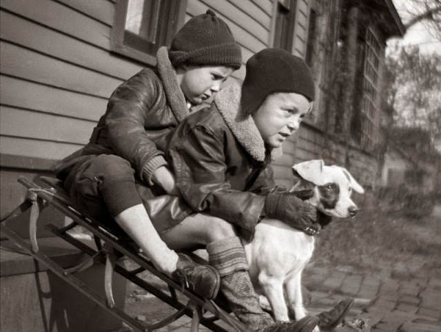 Adorable Vintage Photos of Children With their Beloved Pets