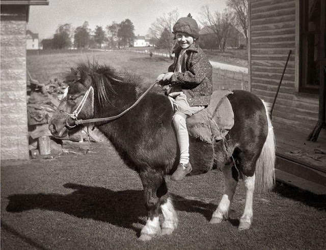 Adorable Vintage Photos of Children With their Beloved Pets