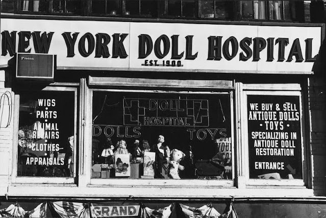 The Dolls Hospitals from the past where People Brought their broken Dolls