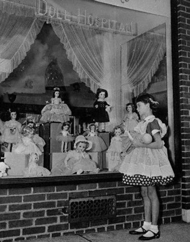 The Dolls Hospitals from the past where People Brought their broken Dolls