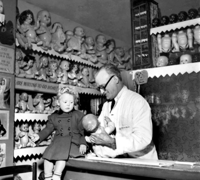 The Dolls Hospitals from the past where People Brought their broken Dolls