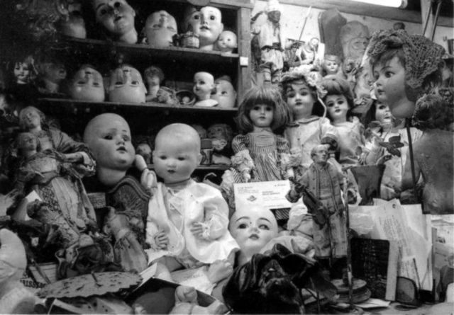 The Dolls Hospitals from the past where People Brought their broken Dolls