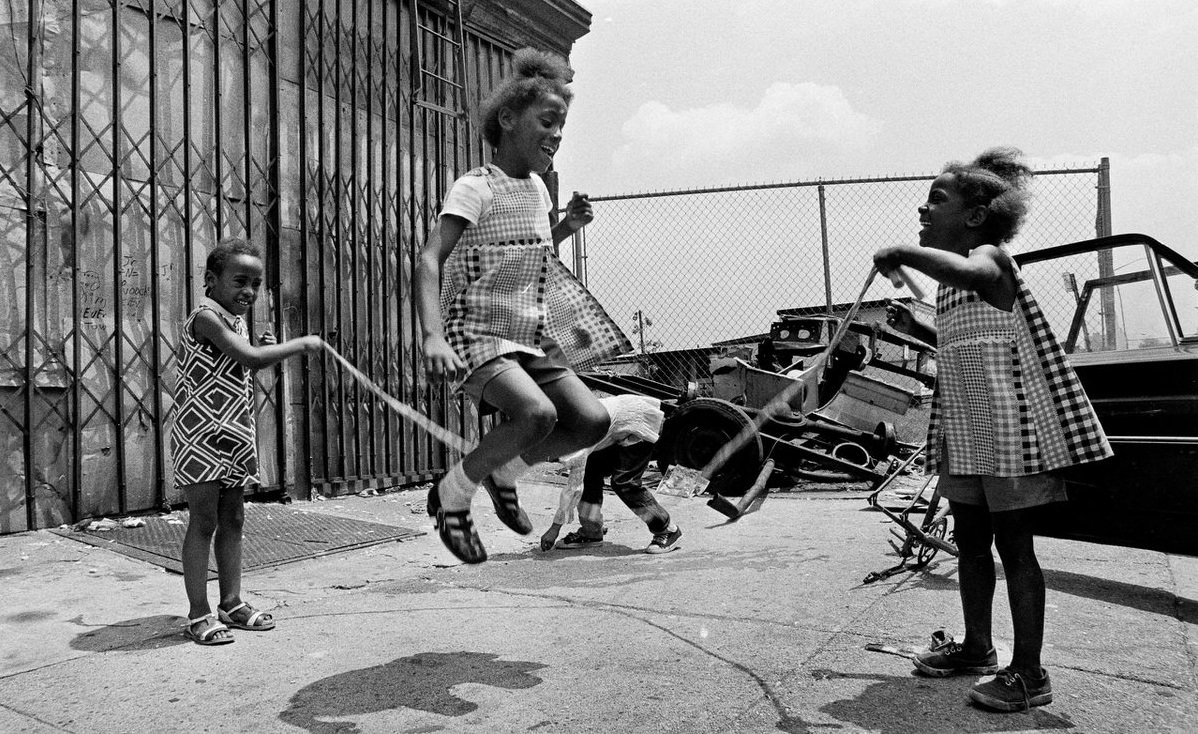 Fascinating Photos of Brownsville, Brooklyn in the 1970s that Show