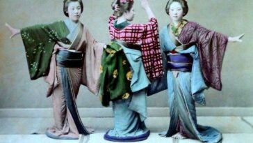 Japanese Women in Kimono 1900s