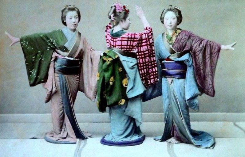 Japanese Women in Kimono 1900s