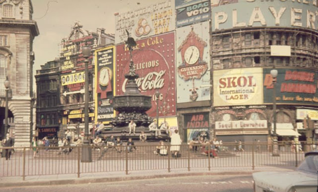 Piccadilly Circus, North side, 1962