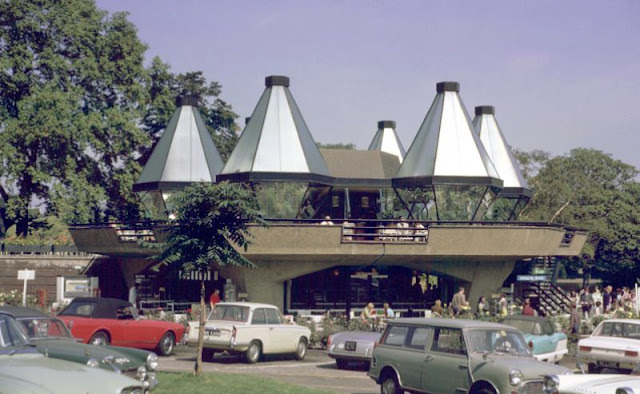 Restaurant in Hyde Park, 1967