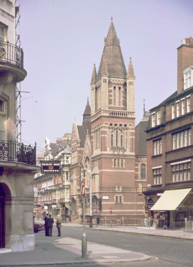 Kings Weighhouse Church, Duke Street, 1967