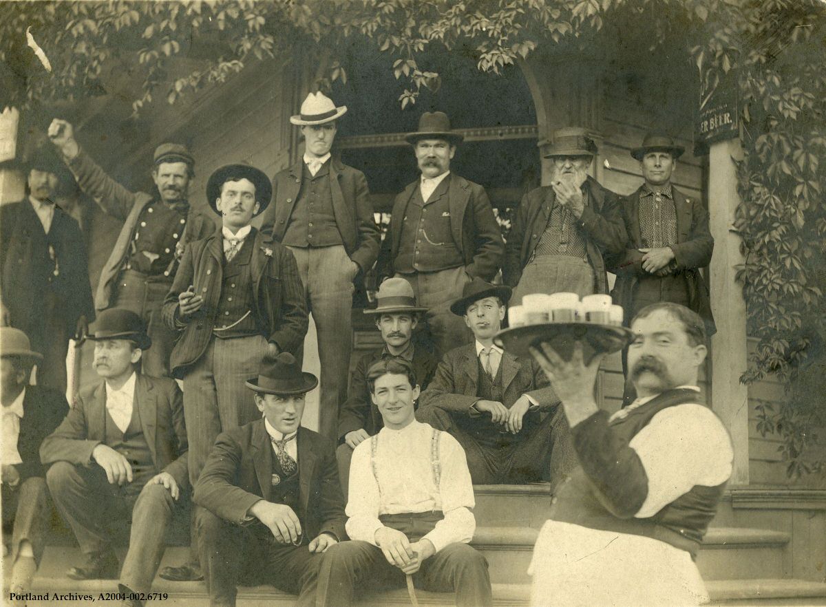 Grohs Saloon, 1903