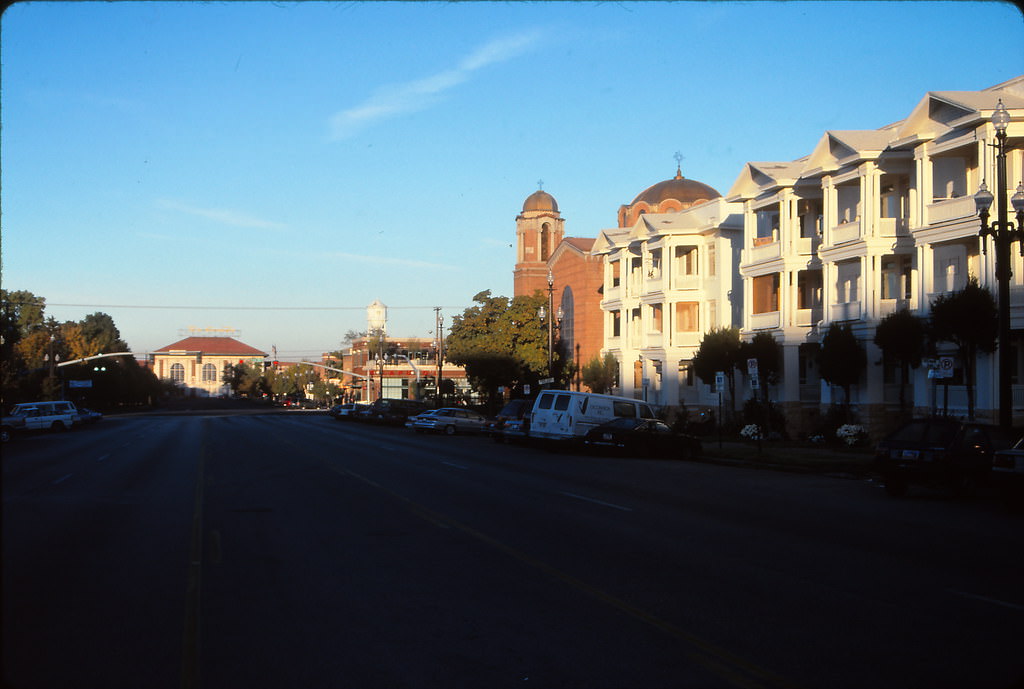 Looking west along 300 S Broadway to Rio Grande Depot, Salt Lake City, 1990s