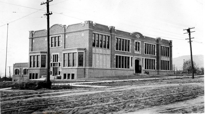 Douglas School, 1916