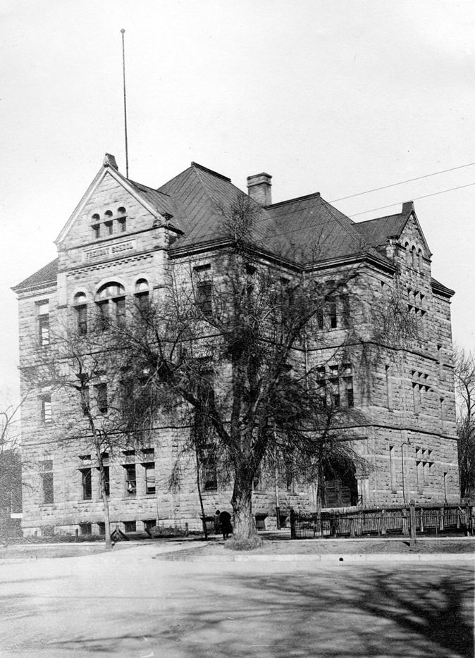 Fremont School, 1916