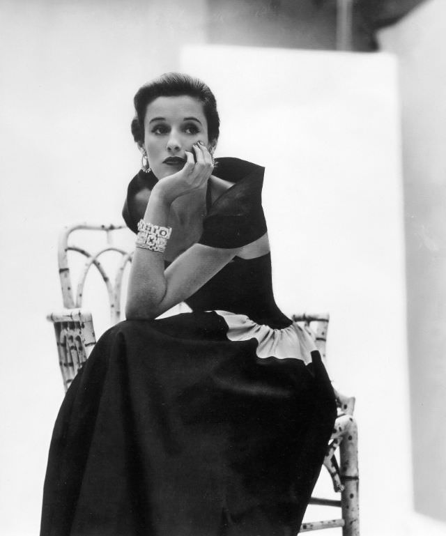 Babe Paley Cushing Mortimer Paley, Vogue, February 1, 1946