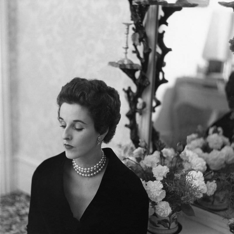 Babe Paley in her bedroom at Kiluna Farm, Manhasset, 1948