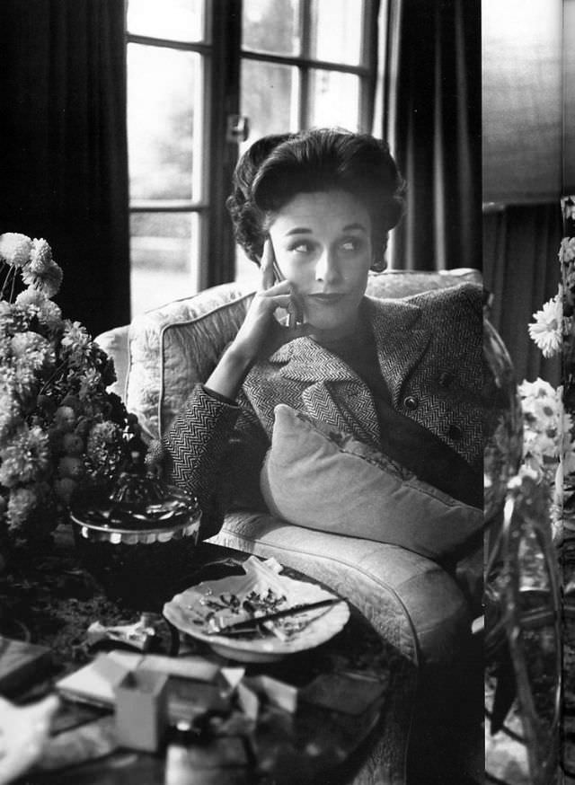Babe Paley at home in Long Island, 1950