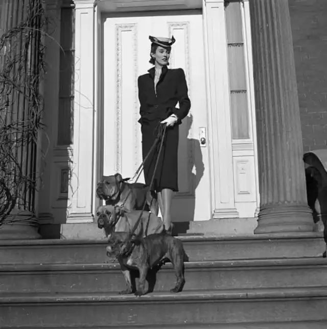 Babe Paley in suit by Gerald James for I.Magnin September 1942