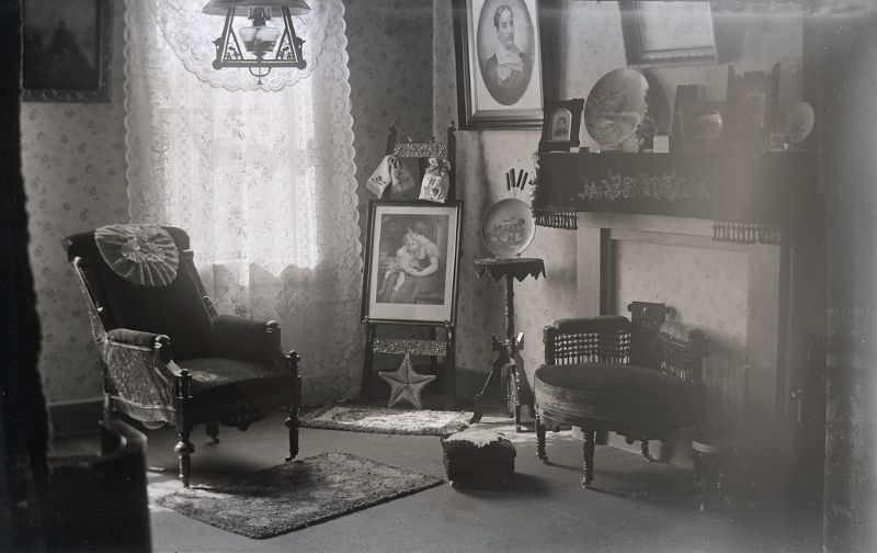 A view of the Horack family's sitting room, which contains numerous hallmarks of Victorian interior decorating.