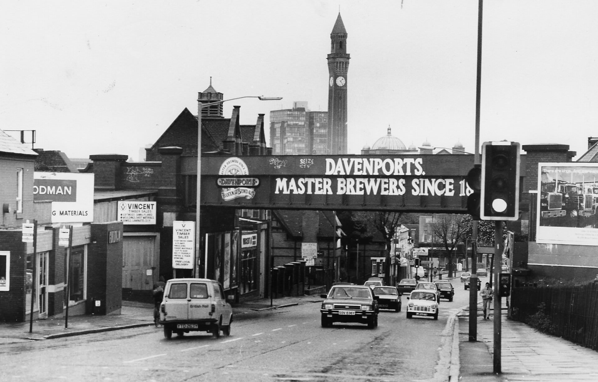 Bristol Road Selly Oak looking towards the railway bridge with the Birmingham University clock tower in the background.17th May 1987.