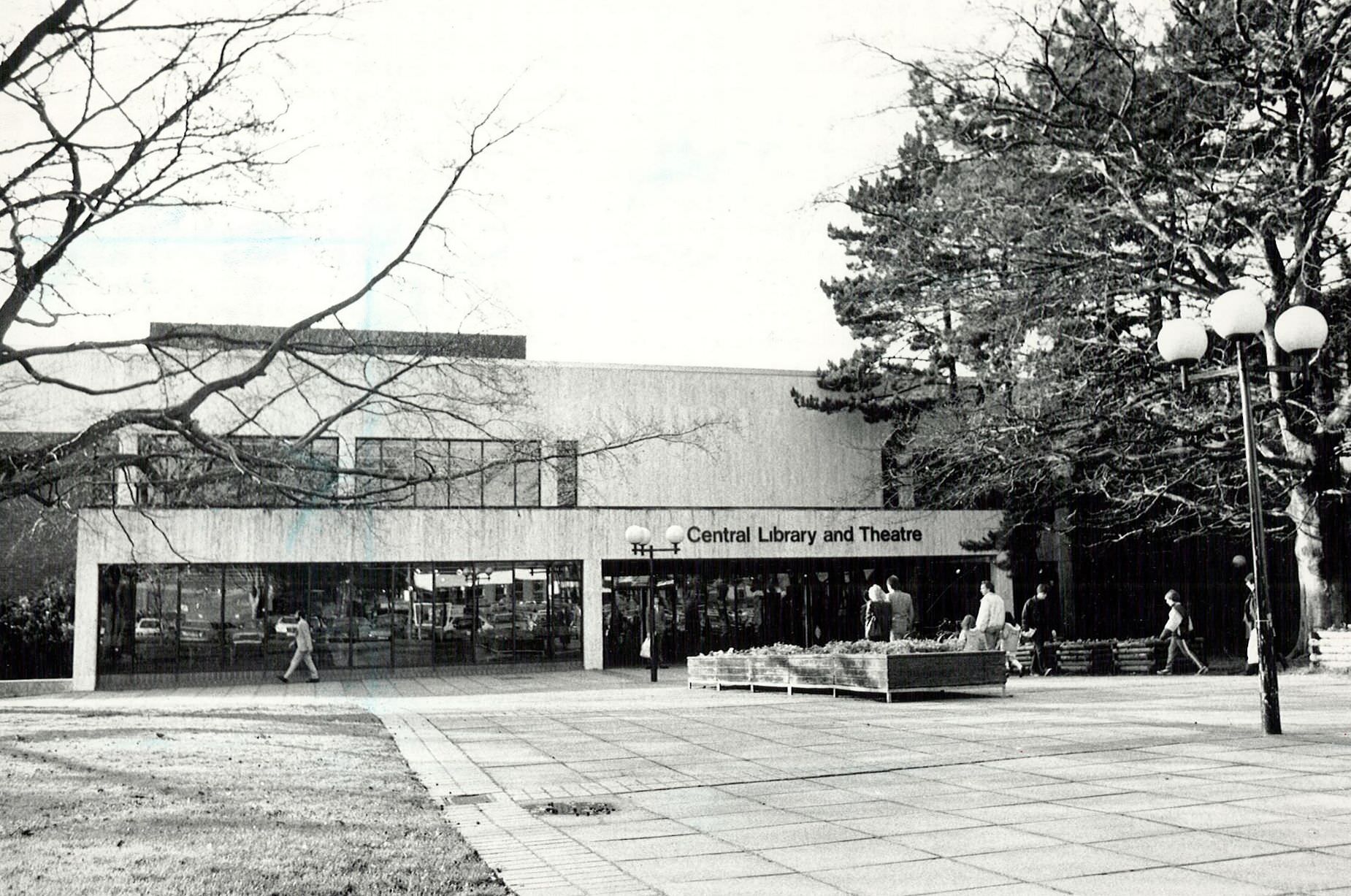 Solihull Central Library and Theatre before Touchwood encased it, 31st December 1987.