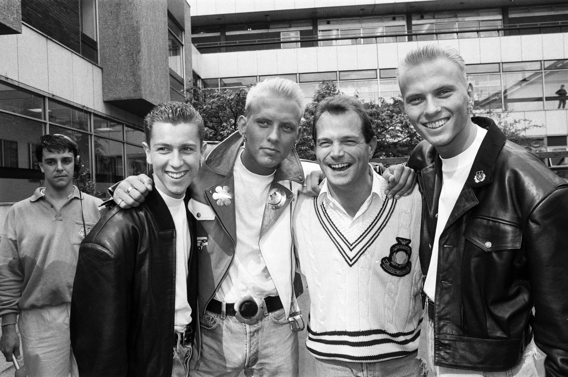 Bros at BBC's Pebble Mill Studios, to launch Radio One's new frequency, 1st September 1988.