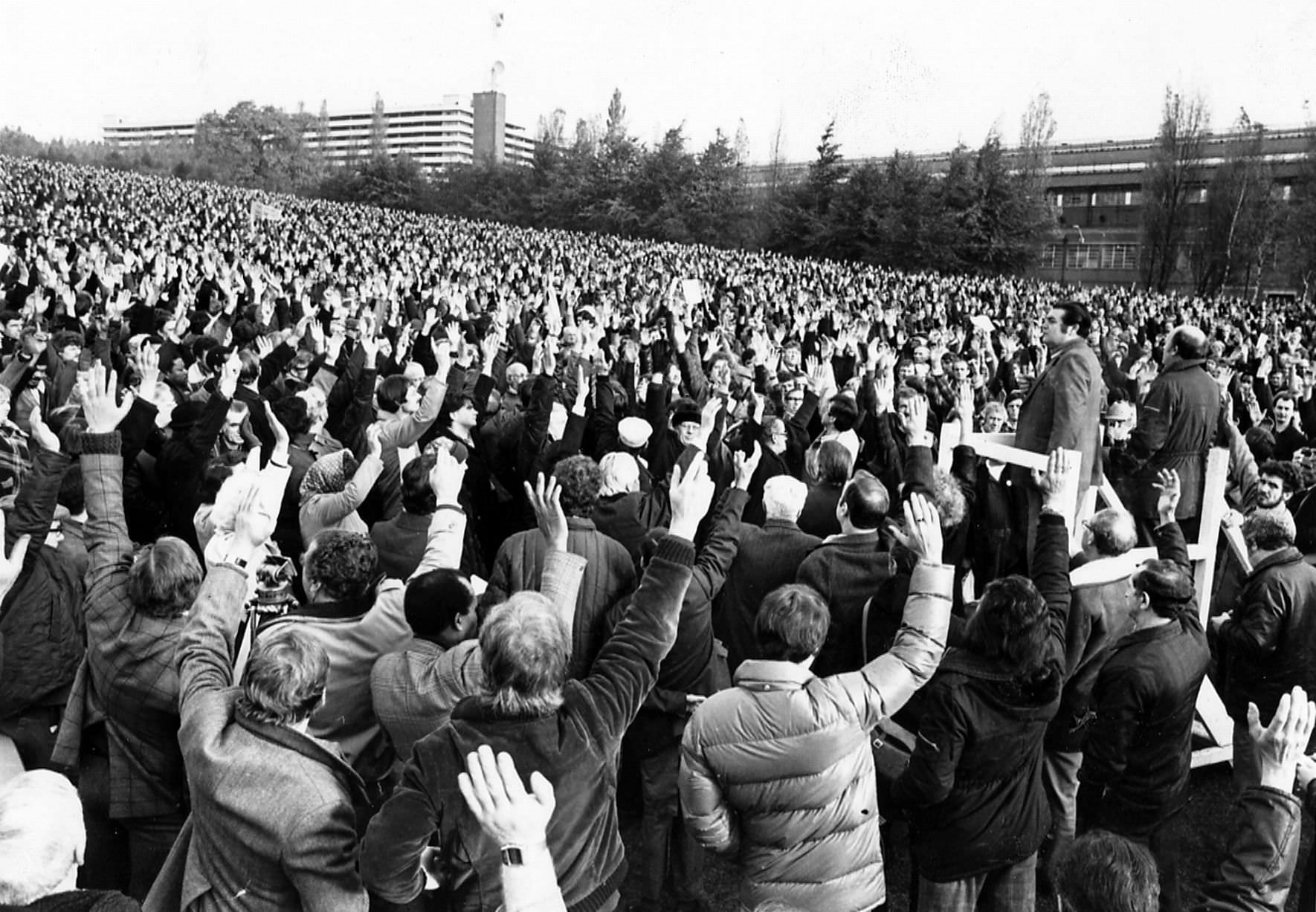 Rover workers take a ballot at Longbridge, 20th October, 1980.