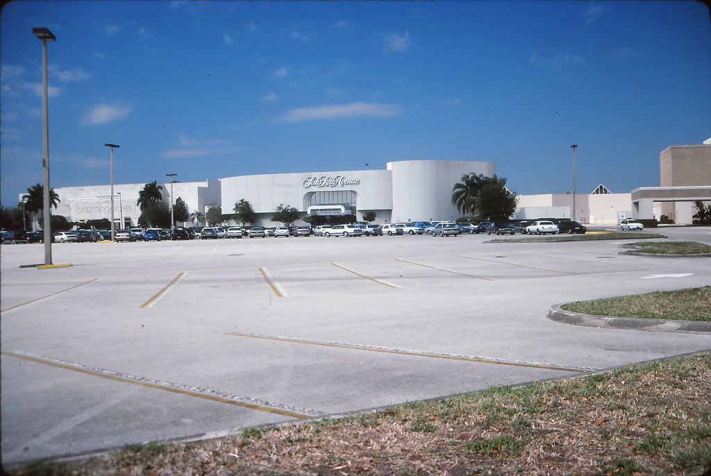 Town Center at Boca Raton, Boca Raton, 1996