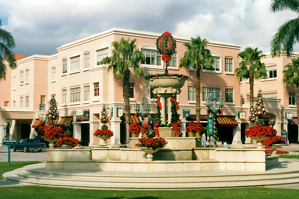 Fountain, Mizner Park, Boca Raton, 1999.
