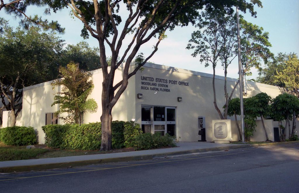 Woodland Station post office, Boca Raton, 1998.