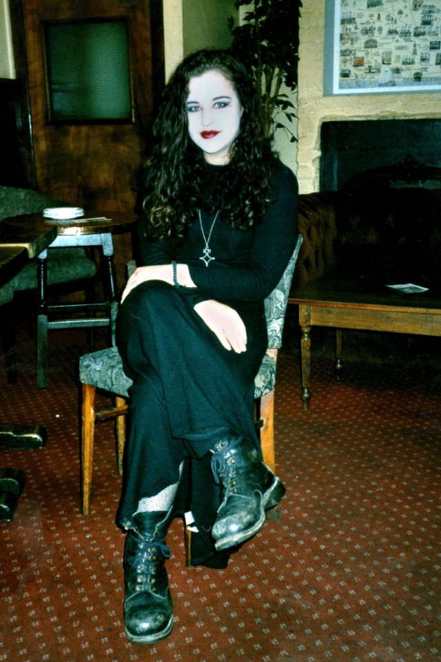 Jenny ("I'm definitely not a goth!"), white-faced at the Prince George, Trafalgar Street, 30th July 1994