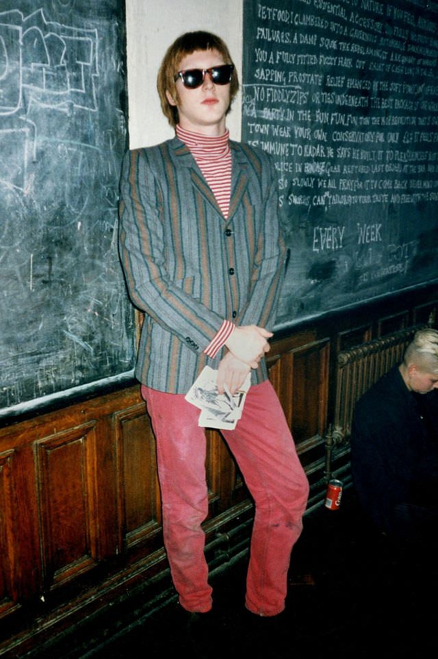 Oliver at the Racehill pub, August 1994