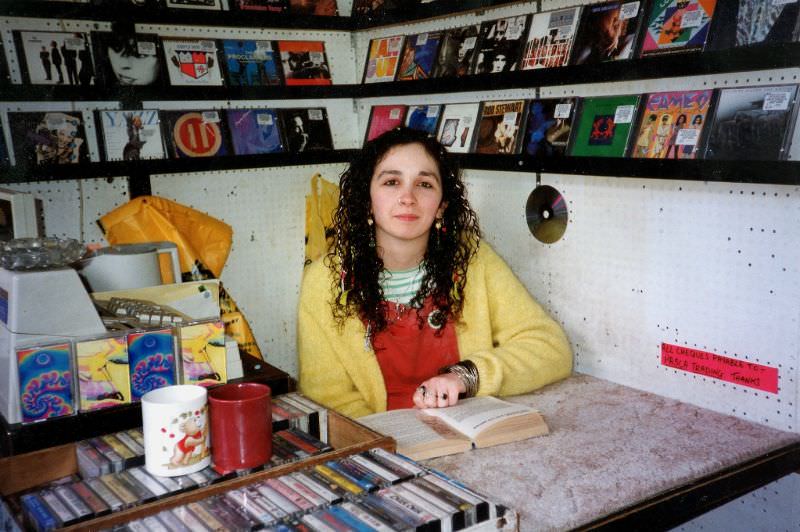Piera in Dislocator Records, April 1994.