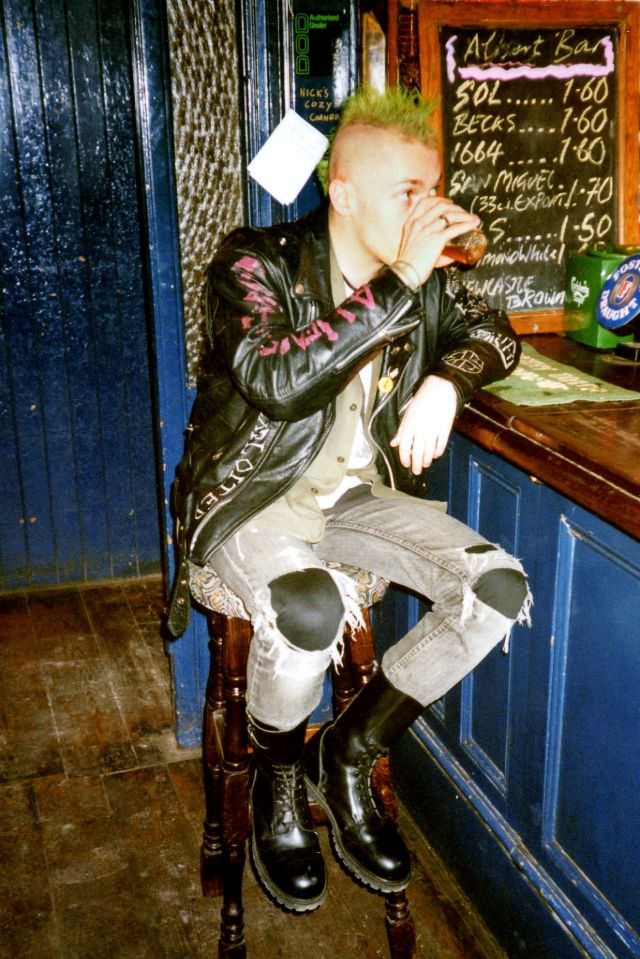 Barry at the Prince Albert, Trafalgar Street, April 1994