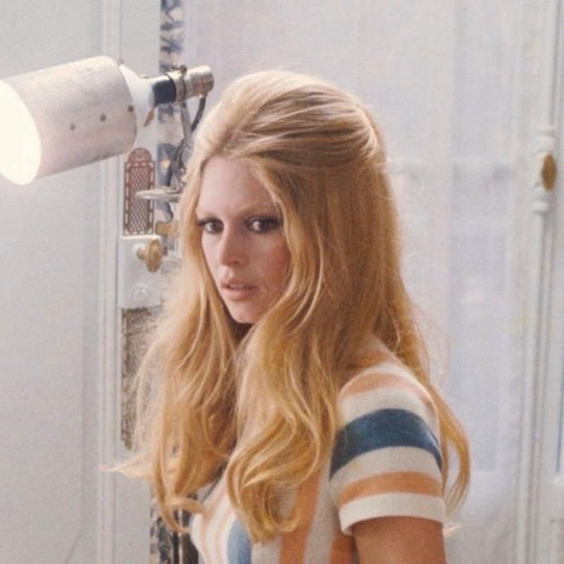 Beautiful Photos of Brigitte Bardot during the Filming of 'Les Femmes', 1969