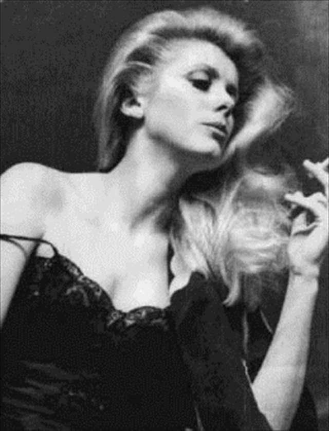 Catherine Deneuve Smoking: The Unbreakable Bond of French Beauty with Cigarettes