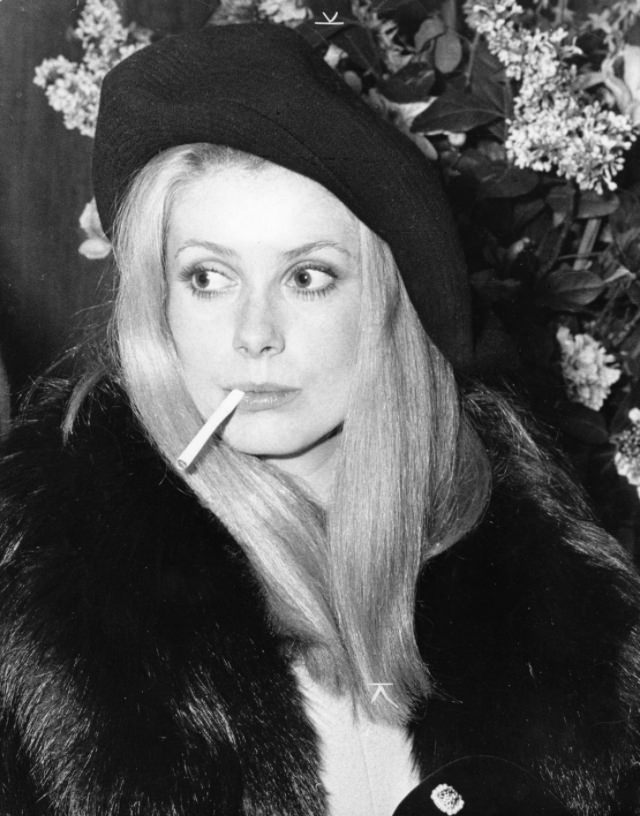 Catherine Deneuve Smoking: The Unbreakable Bond of French Beauty with Cigarettes