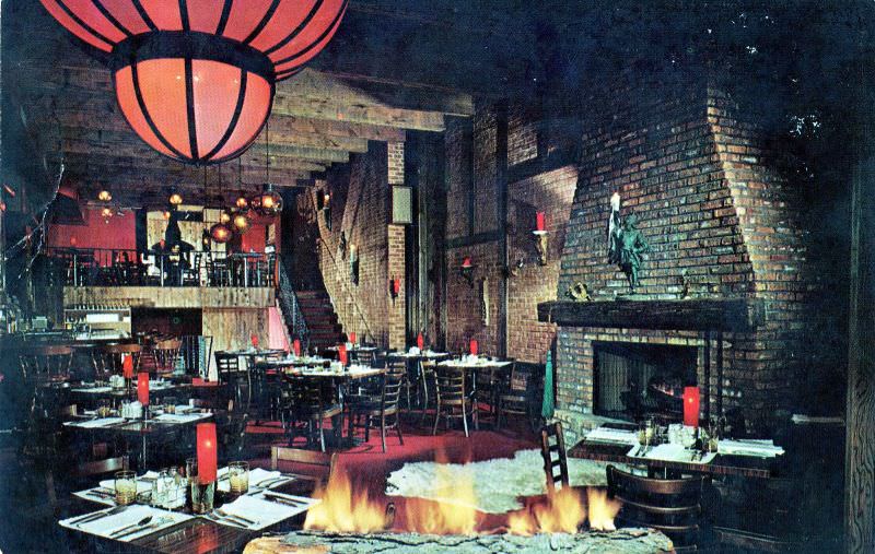 Fireplace Inn at 1448 N. Wells Street, Chicago
