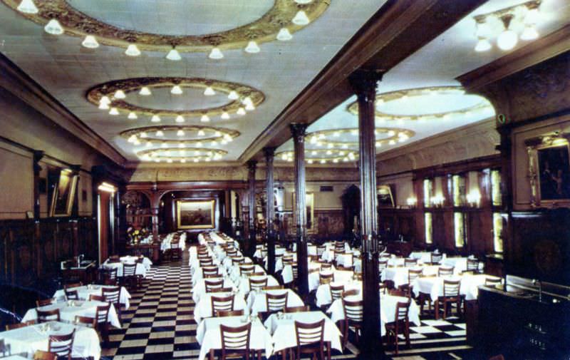 Henrici's Restaurant at 67 West Randolph, Chicago