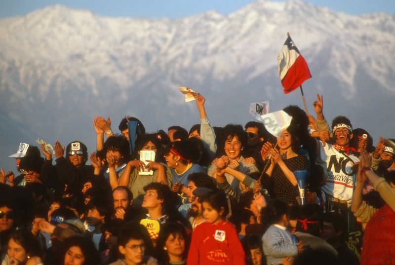 NO rally, Penalolen, Santiago, 1988