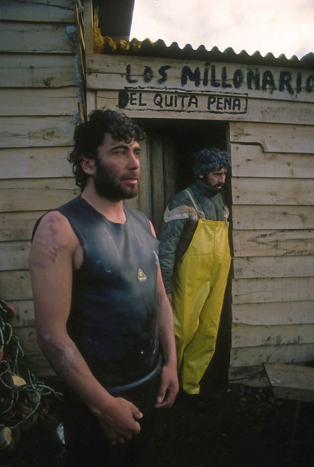 Abalone fishermen, Chiloe, 1988