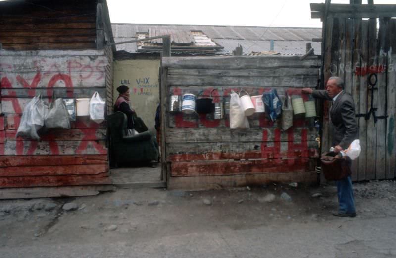 Soup kitchen, Poblacion La Victoria, Santiago, 1988