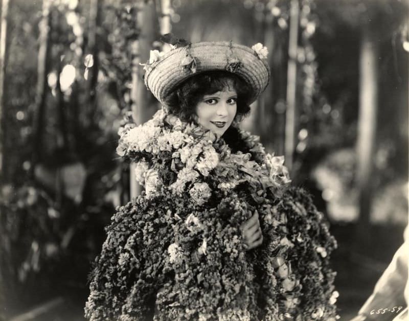 Beautiful Photos of Clara Bow from the Movie 'Hula (1927)'