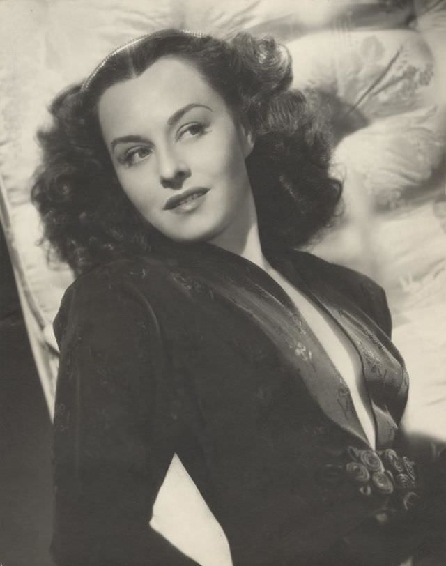 Paulette Goddard, 1930