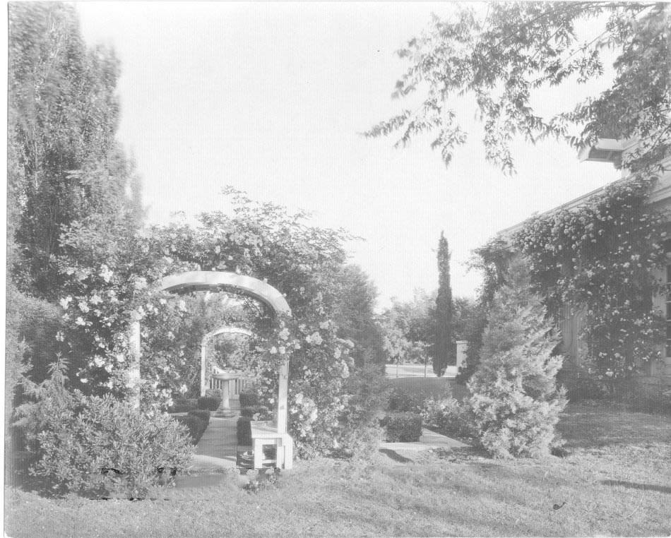 Frederick P. Wilson home, Swiss Ave. & Oak St. 1901