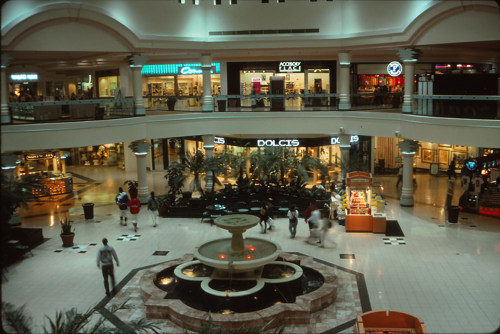 Altamonte Springs Mall, Orlando, Florida, 1996