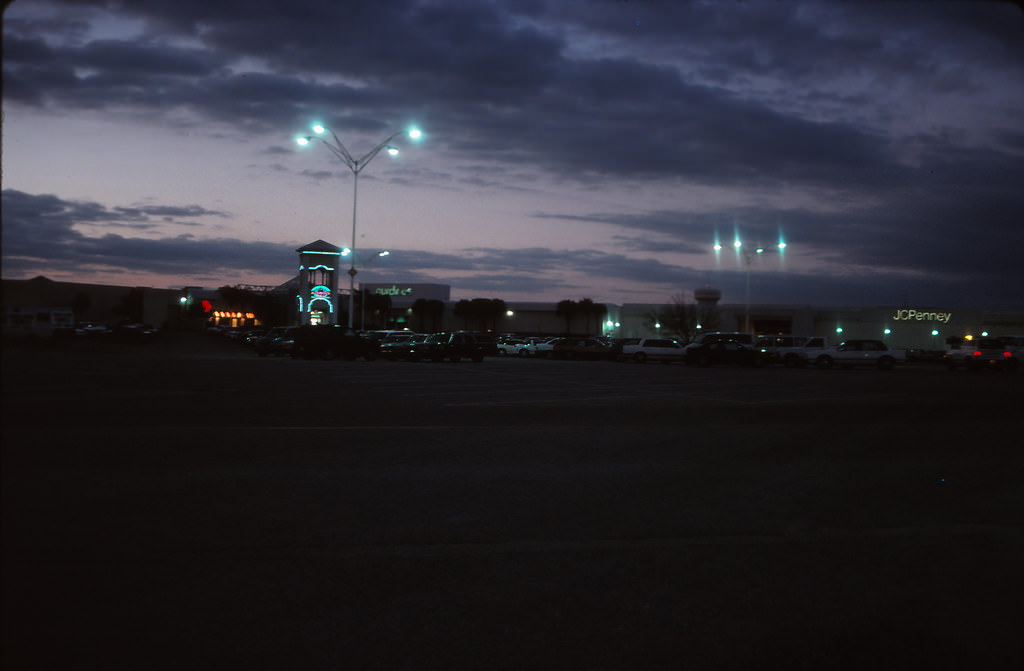 Altamonte Springs Mall, Orlando, Florida, 1996