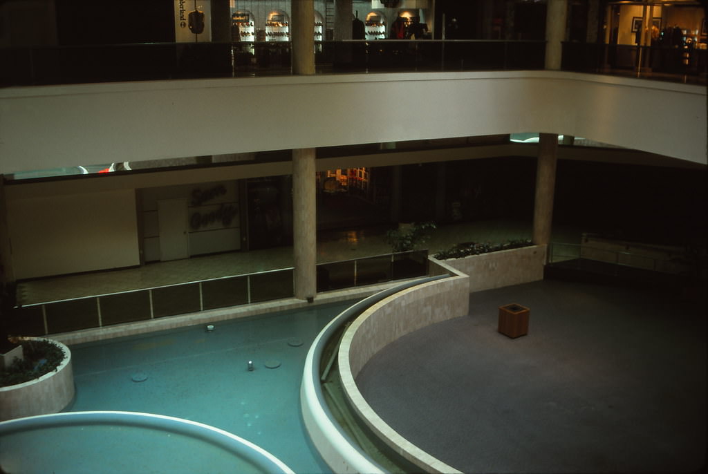 Galleria at Fort Lauderdale, Ft. Lauderdale, Florida, 1996